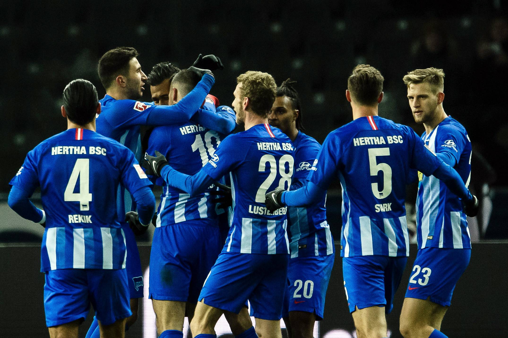 柏林赫塔主场失利,遭遇积分困境的简单介绍 柏林赫塔主场失利,遭遇积分困境的简单介绍