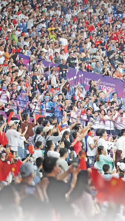 赛事精彩瞬间,吸引众多观众 赛事精彩瞬间,吸引众多观众