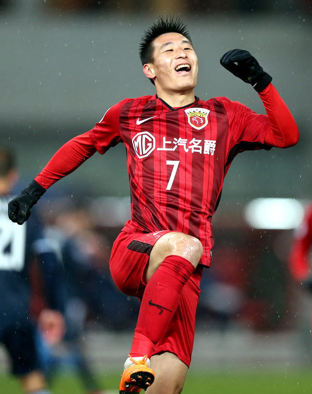 关于上港一胜保榜首,武磊上演帽子戏法的信息 关于上港一胜保榜首,武磊上演帽子戏法的信息